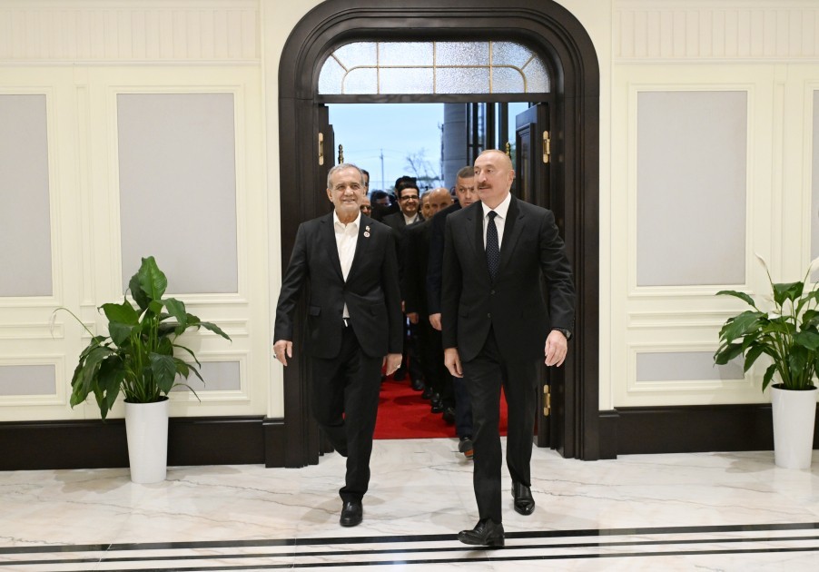 Azərbaycan və İran prezidentlərinin görüşü keçirilir - FOTOLAR