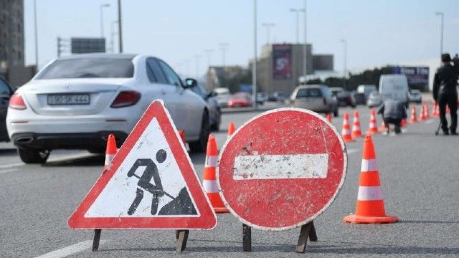 Bu küçələrdə nəqliyyat vasitələrinin hərəkəti məhdudlaşdırılacaq