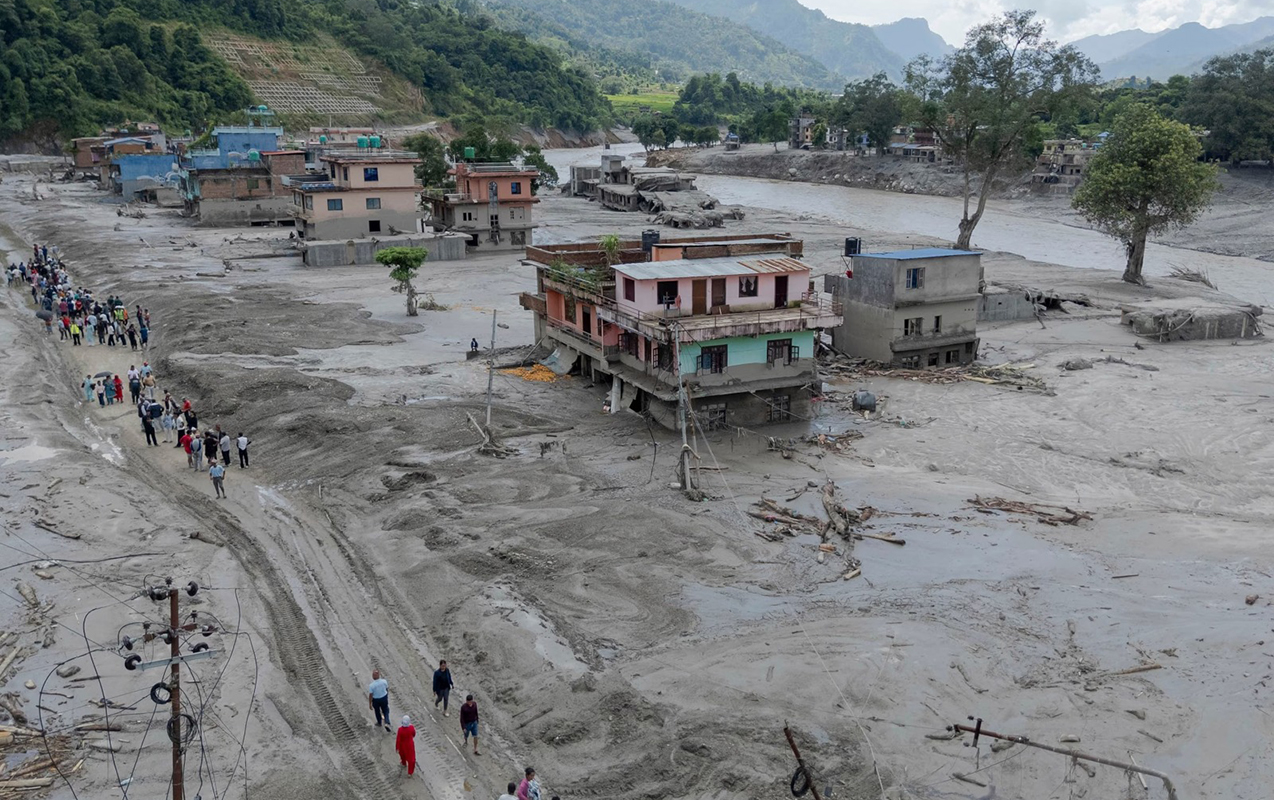Nepalda ölənlərin sayı 1200-ü keçdi
