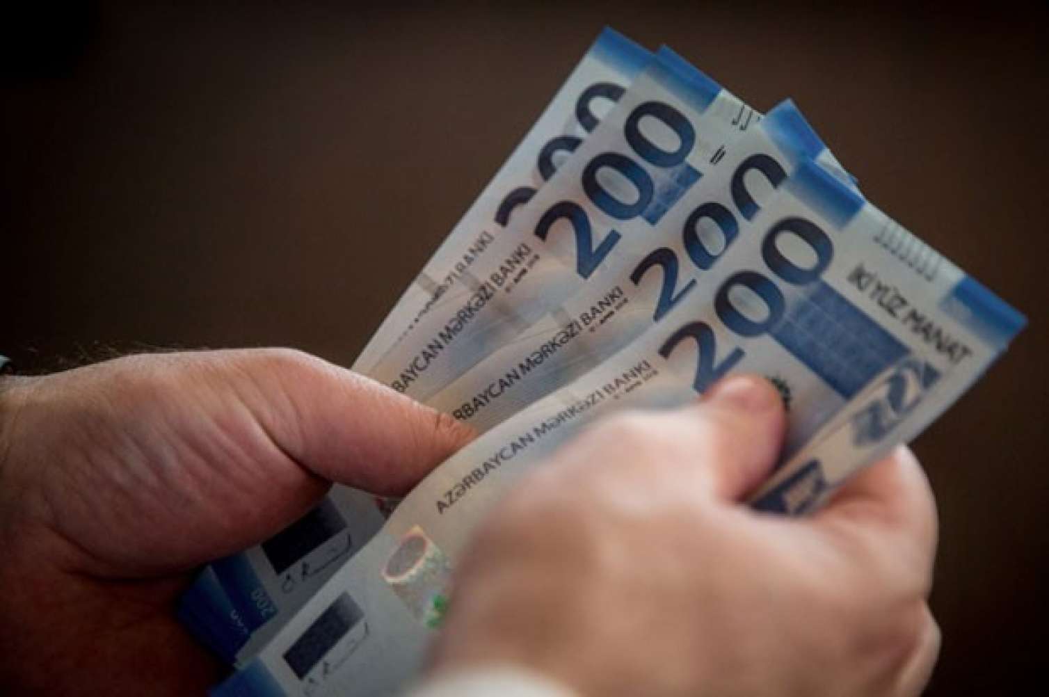 Azərbaycanda maaş artdı