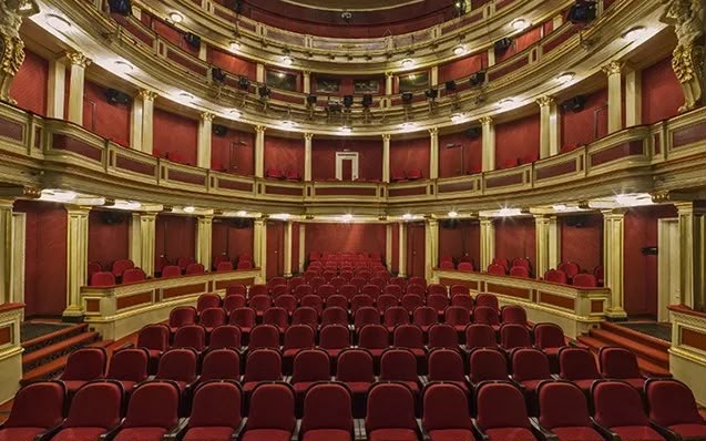 Bu teatrlar Nazirliyin tabeliyinə verildi