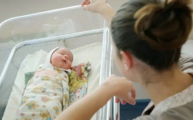 Azərbaycanda doğum nisbəti və təbii artım azalıb