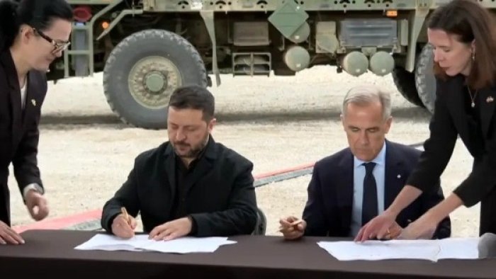 Ukrayna və Kanada 100 illik tarixi saziş imzaladı