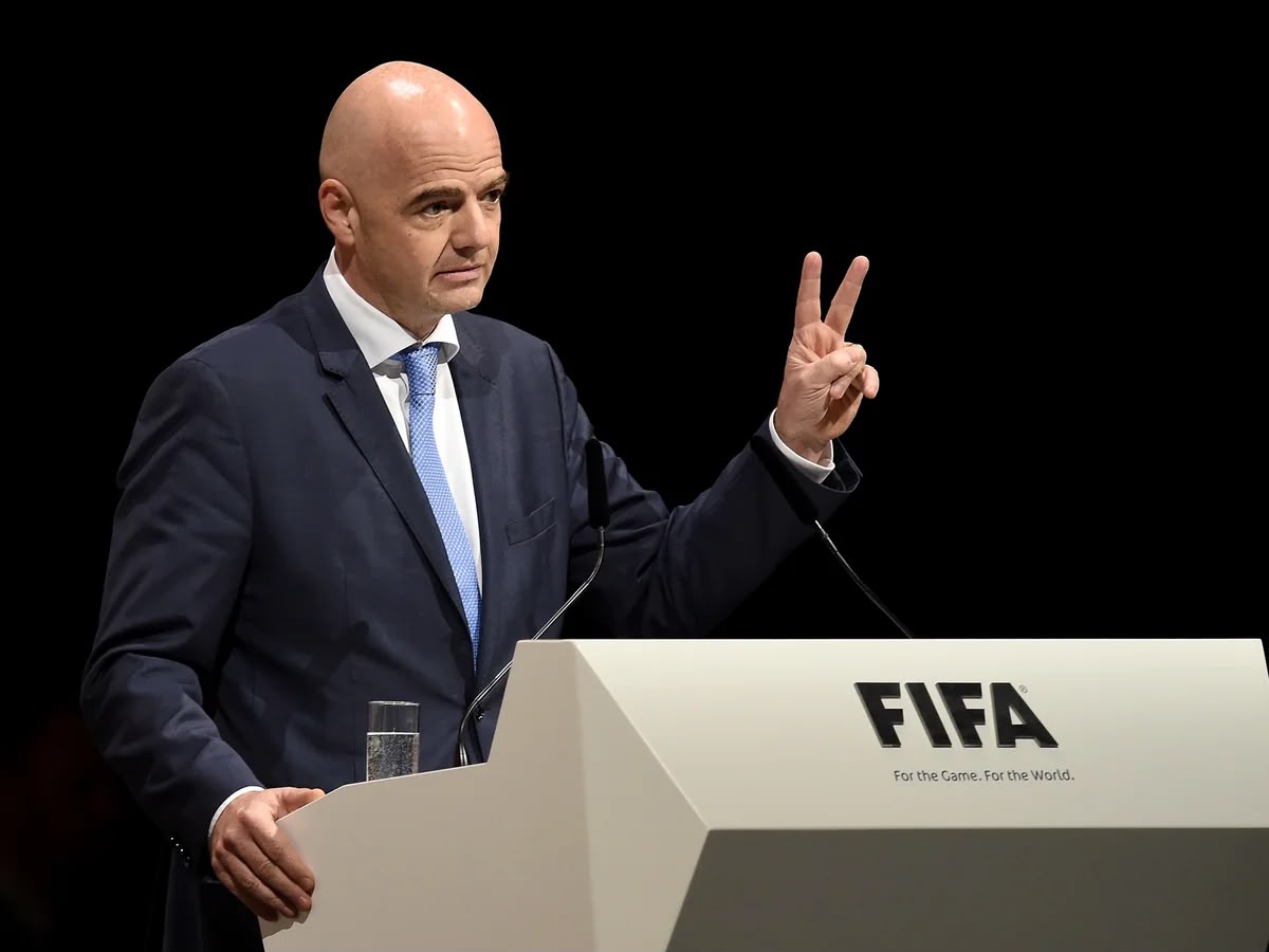 İnfantino FIFA prezidentliyinə namizədliyini irəli sürüb-sürməyəcəyini açıqlayıb