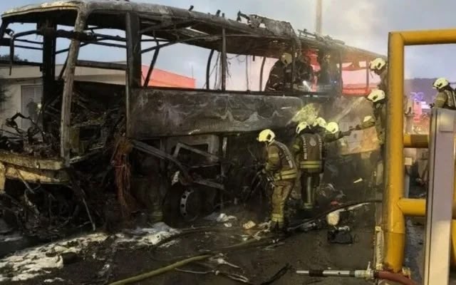 Türkiyədə avtobus yandı - Ölənlər və yaralananlar var - FOTO