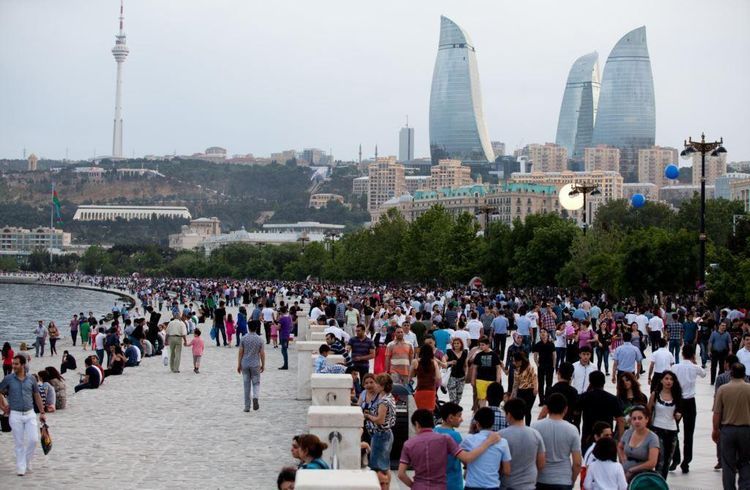 Azərbaycanda əhali sayı artıb