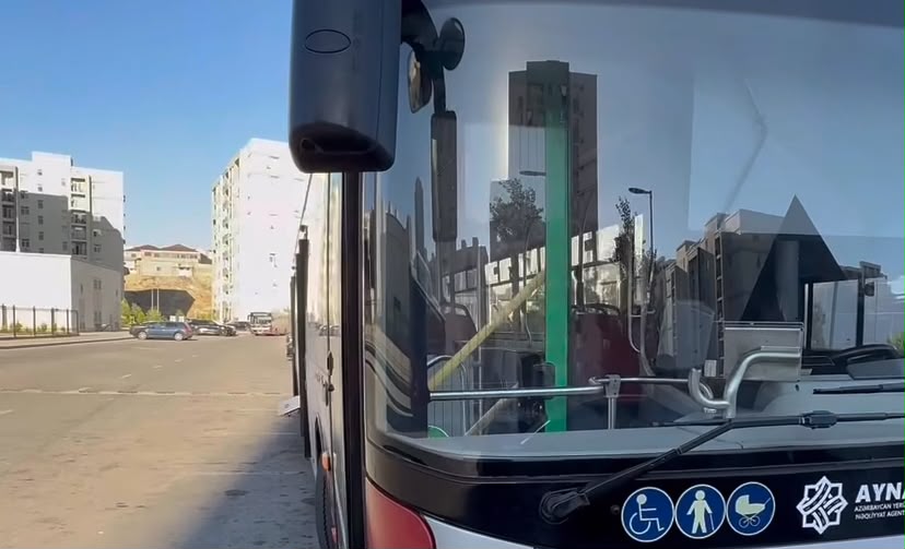 Sosial şəbəkələrdə yayılan avtobus görüntülərinə “BakuBus”dan REAKSİYA - VİDEO