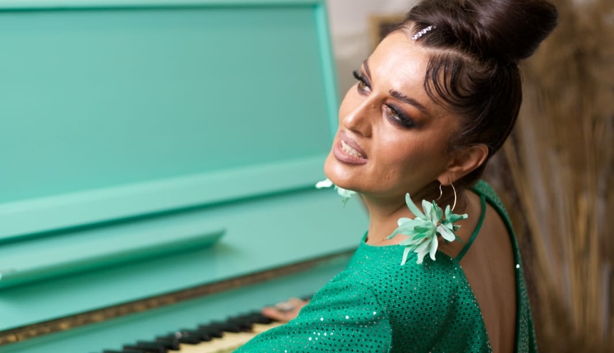 Elza Seyidcahanın şeiri Kərkükdə dərc olundu: “Təyyarə ilə ora gedib, solo konsert verəcəm”