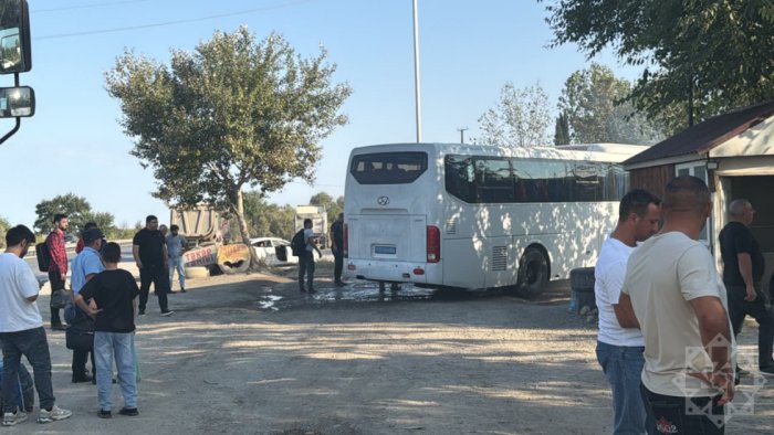 Xaçmazdan Bakıya gələn avtobus yandı - FOTOLAR