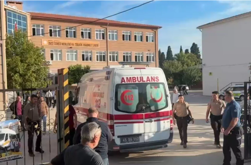 Türkiyədə liseyə silahlı hücum - Ölən və yaralananlar var