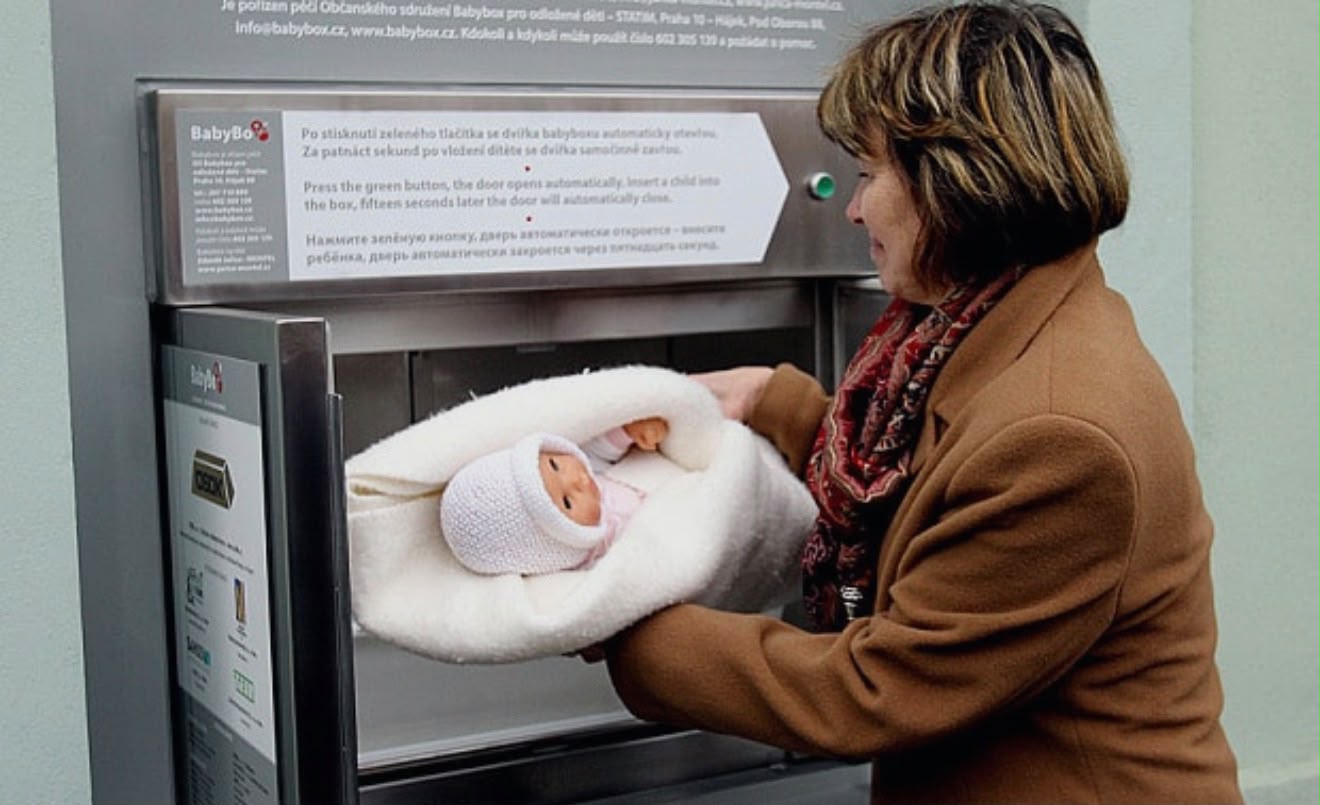 Zibil qutusu, zirzəmi, yoxsa “Baby Box”? – Tərk edilən körpələr necə qoruna bilər?