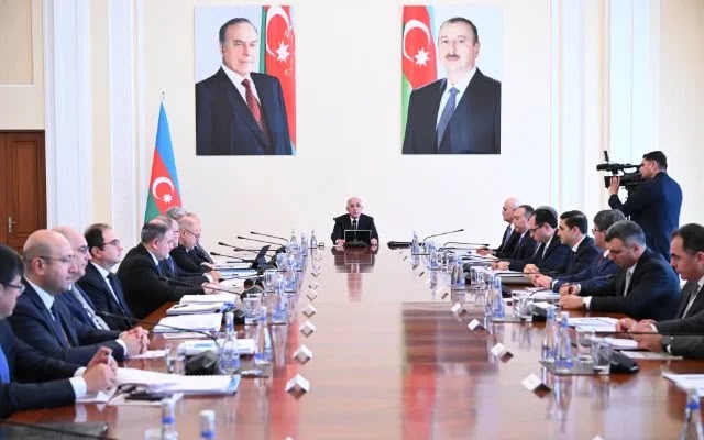 Əli Əsədov nazirləri topladı - FOTOLAR
