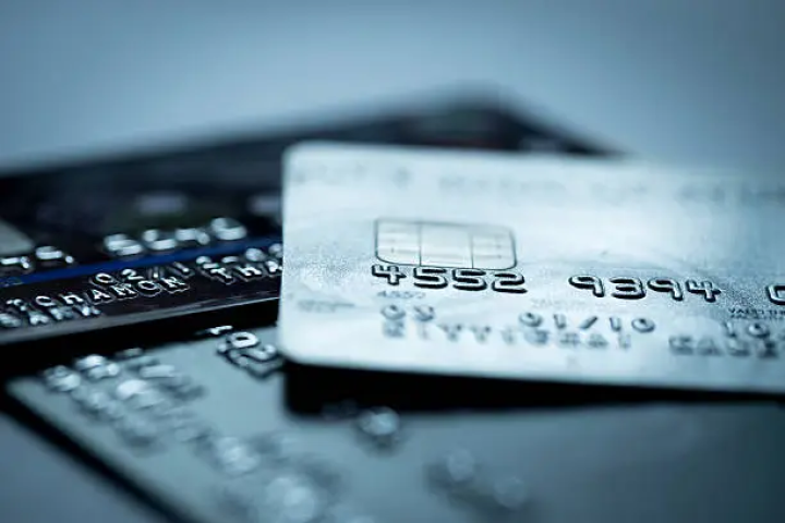 Bank kartlarına məhdudiyyətlə bağlı rəsmi açıqlama