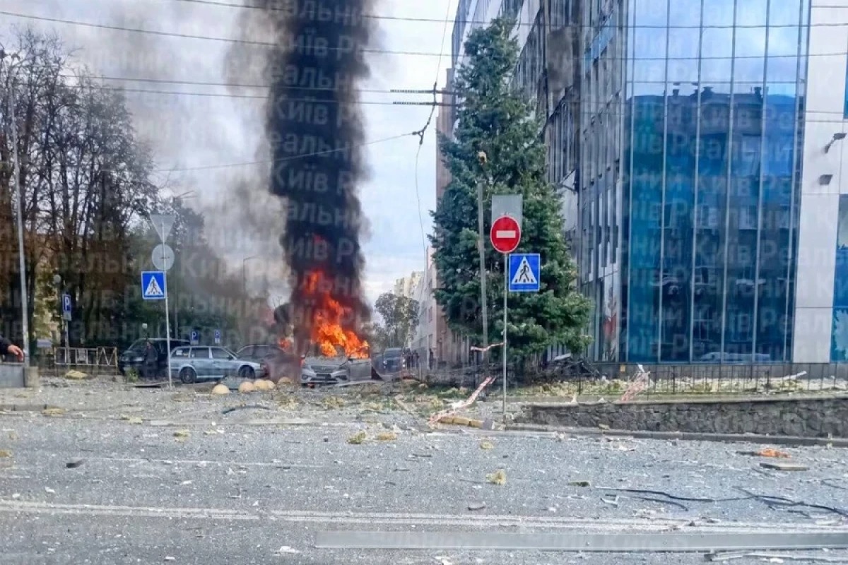 Rusiya Kiyevdə ofis binasına dron zərbəsi endirib, ölənlər var