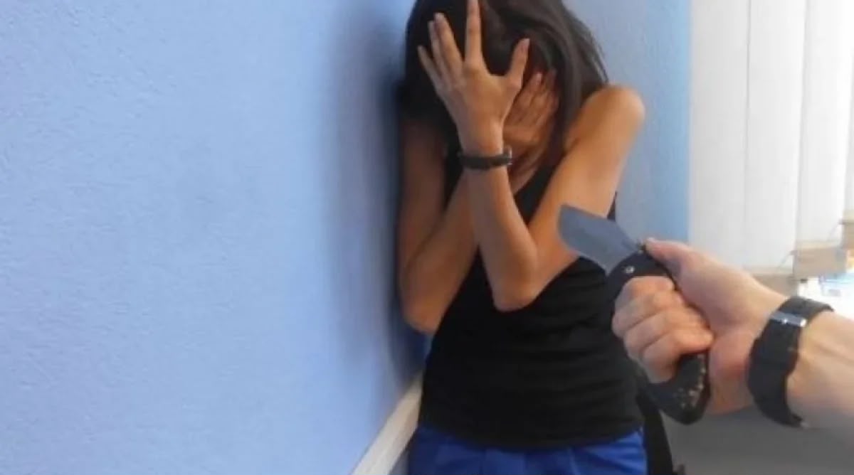Naxçıvanda kişi arvadını və baldızını bıçaqlayıb