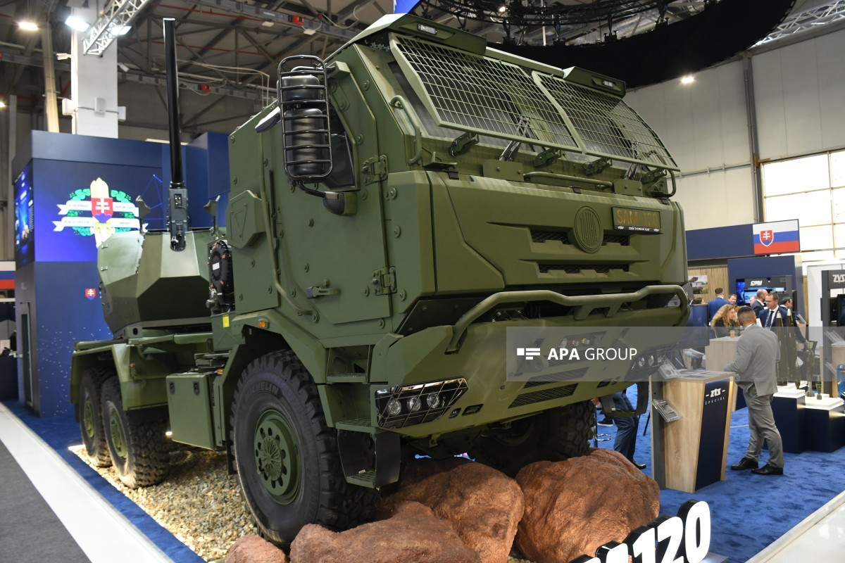 Slovakiyanın özüyeriyən minaatanı ADEX-2026-da nümayiş olunub - FOTO