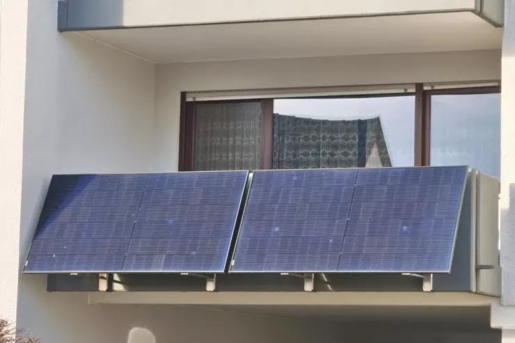 Bu ölkədə 1 milyondan çox ailə eyvanda günəş enerjisi istehsal edir