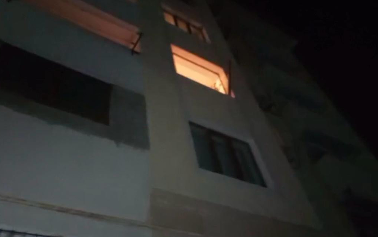 Şəfəq qəsəbəsində yaşayış binasında partlayış oldu - Video
