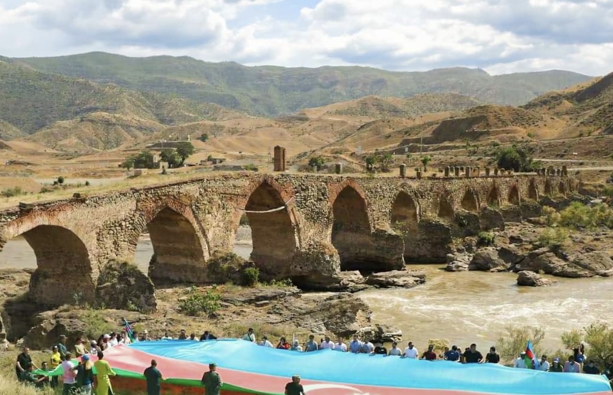 “Həmin gün cəbrayıllılar böyük sevinc içində idilər”