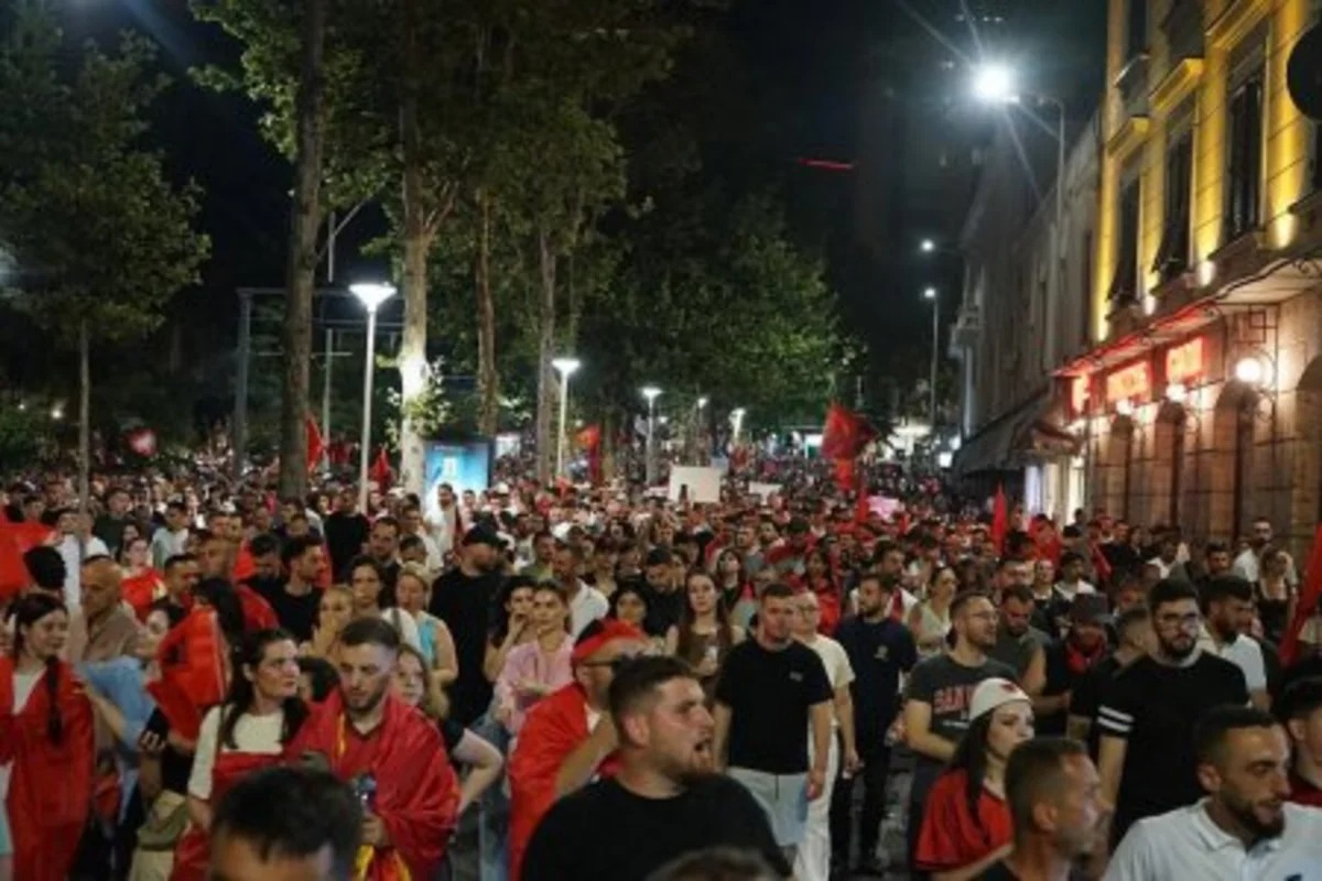 Albaniyada 127 gündür, etirazlar davam edir