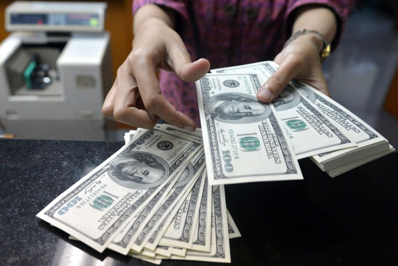 İranda dollar yenidən kəskin bahalaşdı