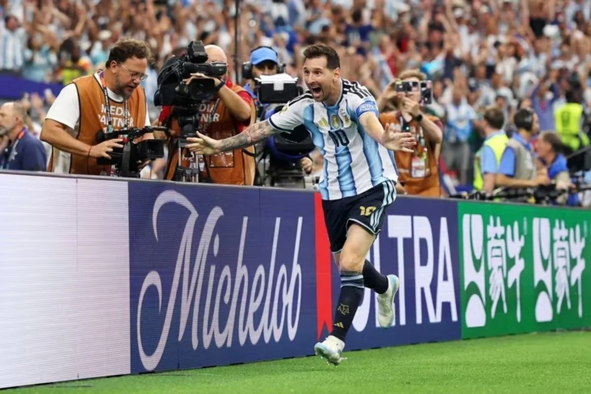 Messi Argentina millisində vida matçını keçirib