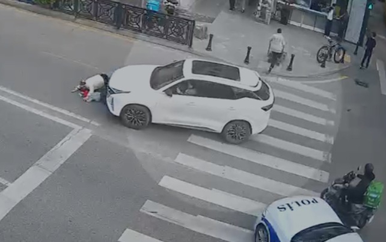 Bakıda maşın vuran şəxslər nənə və nəvə imiş