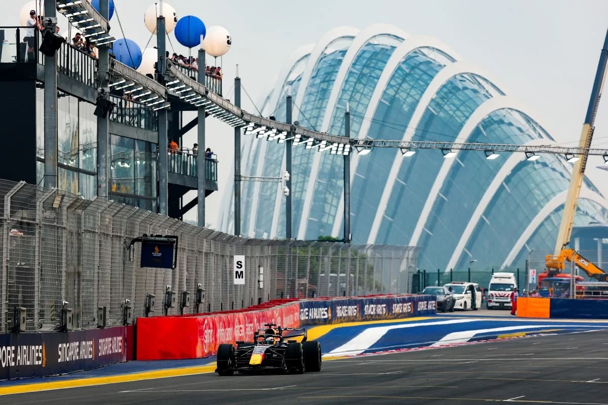 Ferstappen "Formula 1" üzrə Sinqapur Qran-prisinin təsnifat mərhələsini qazanıb