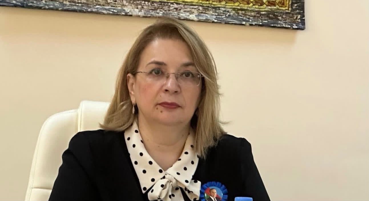 “Məktəbli forması diqqətin təhsilə və biliyə yönəlməsinə kömək edir”