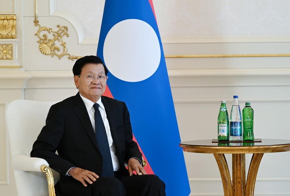 Laos Prezidenti Zəfər parkını ziyarət edib