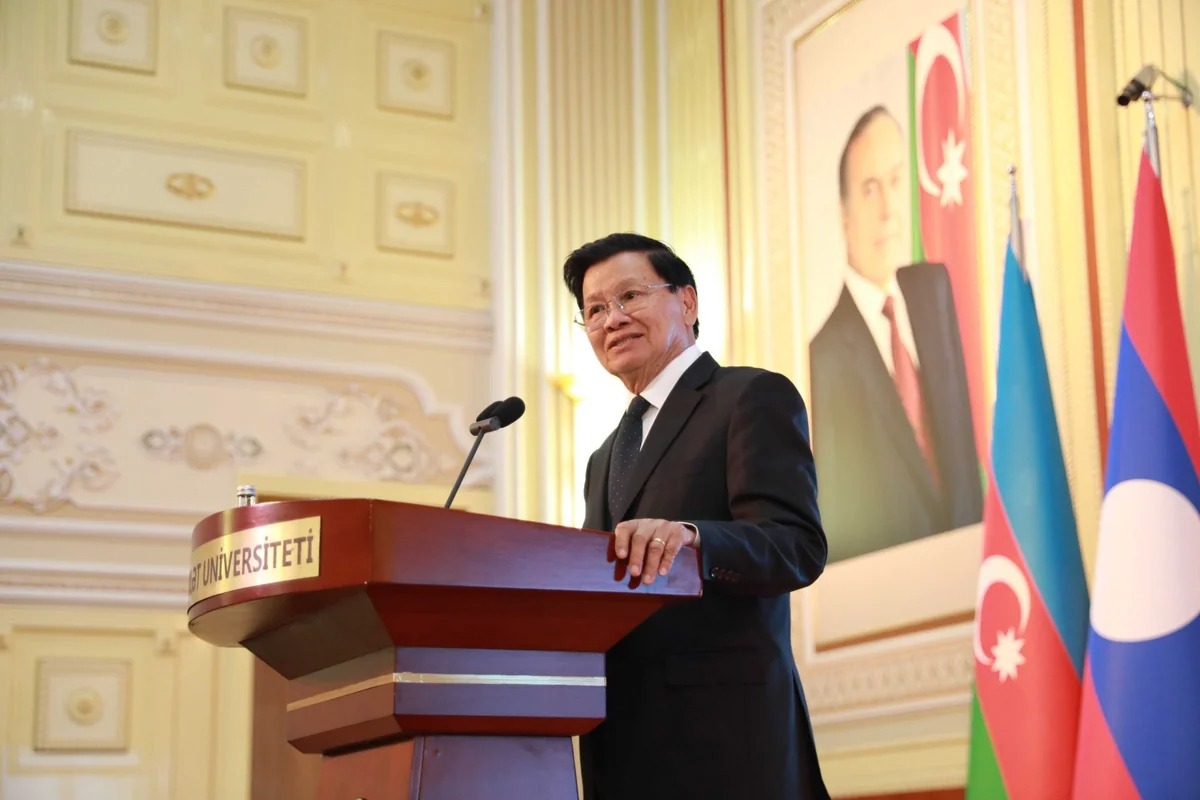 Laos Prezidenti BDU-nun tələbələri ilə görüşüb
