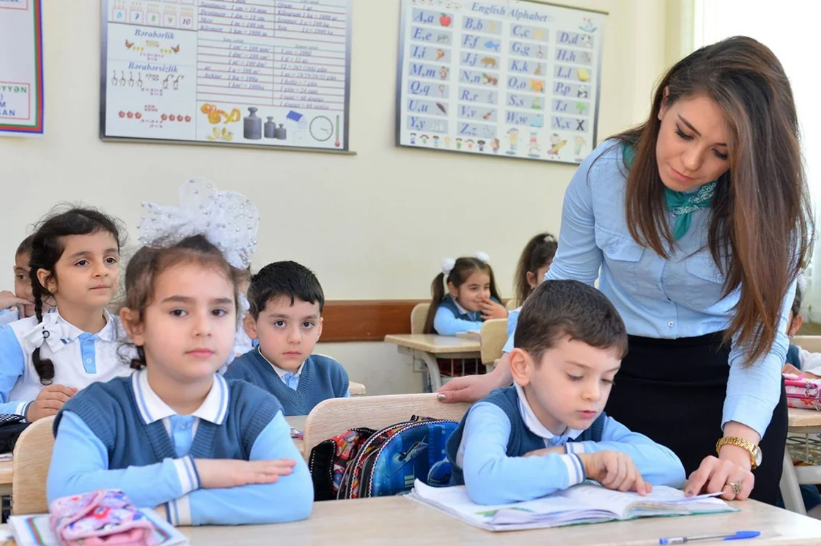 Vahid məktəbli forması və dünyəvi təhsil: Hüquqi bərabərlik və milli dəyərlər