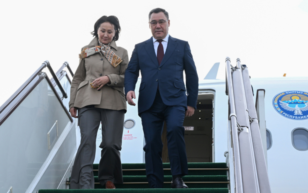 Japarov xanımı ilə Bakıya gəldi - Fotolar