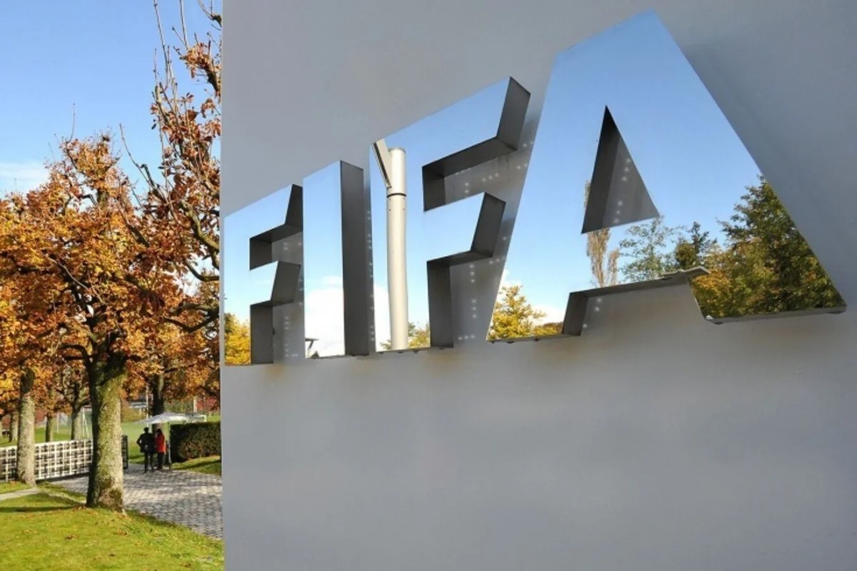 FIFA Türkiyənin iki klubuna transfer qadağası qoydu