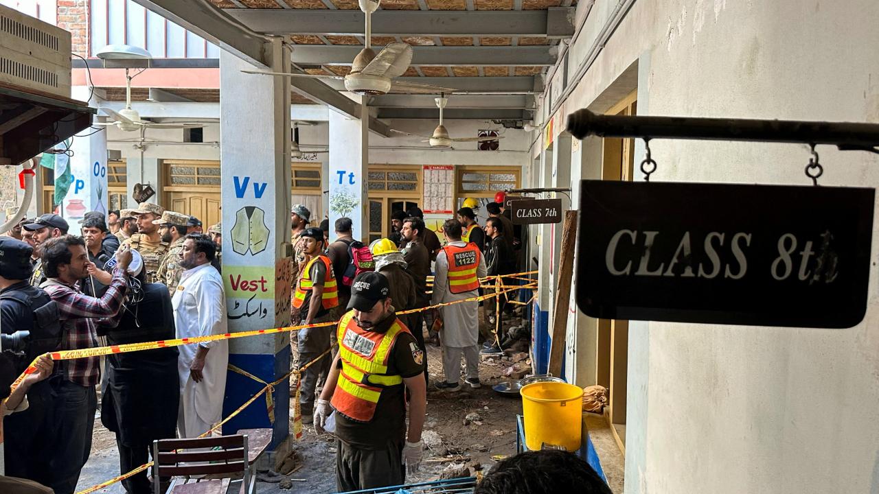 Pakistanda məktəbin damının çökməsi nəticəsində ölənlər artdı