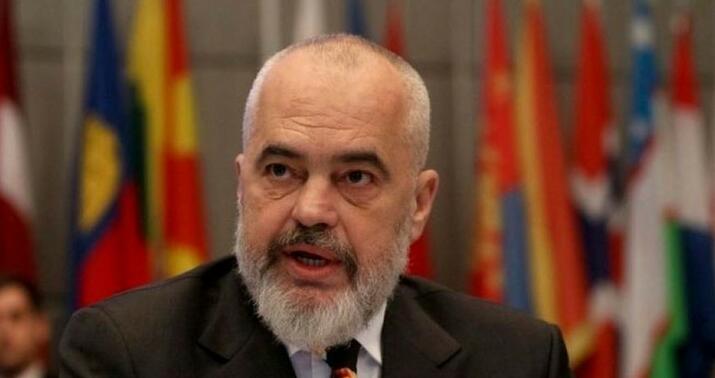 Baş nazir kütləvi tələbə etirazları fonunda istefa tələbini rədd etdi