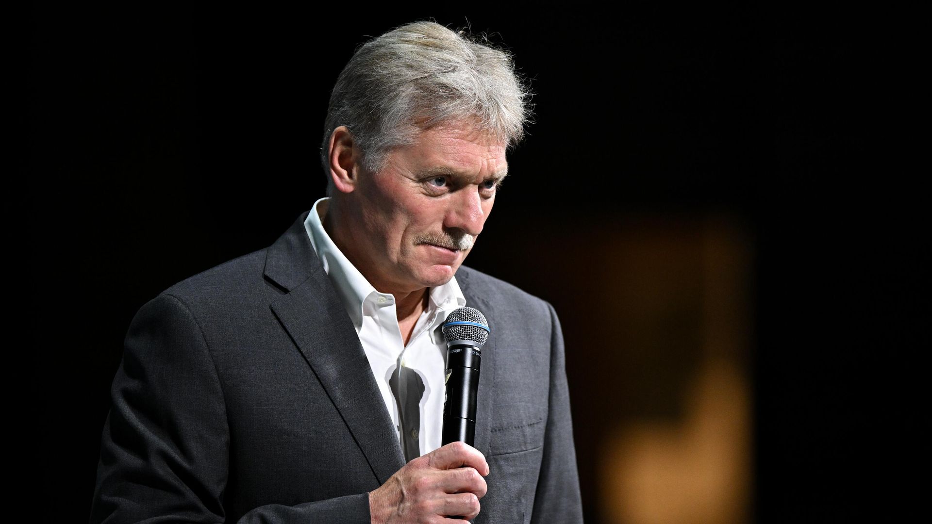 Peskov Zelenskini məsuliyyəti öz üzərinə götürməməkdə ittiham edib