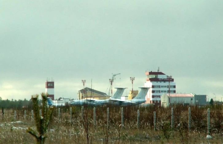 Rusiyanın Koqalım şəhərinin aeroportu ilk dəfə dron təhlükəsinə görə bağlanıb