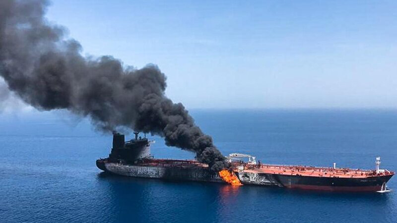 SEPAH: Hörmüz boğazından keçməyə çalışan supertanker minaya düşüb
