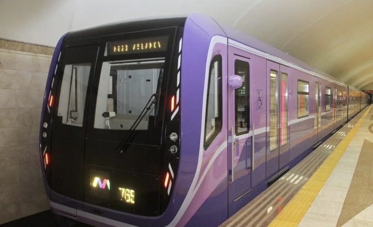 Metrodan istifadə edən sərnişinlərin sayı azalıb
