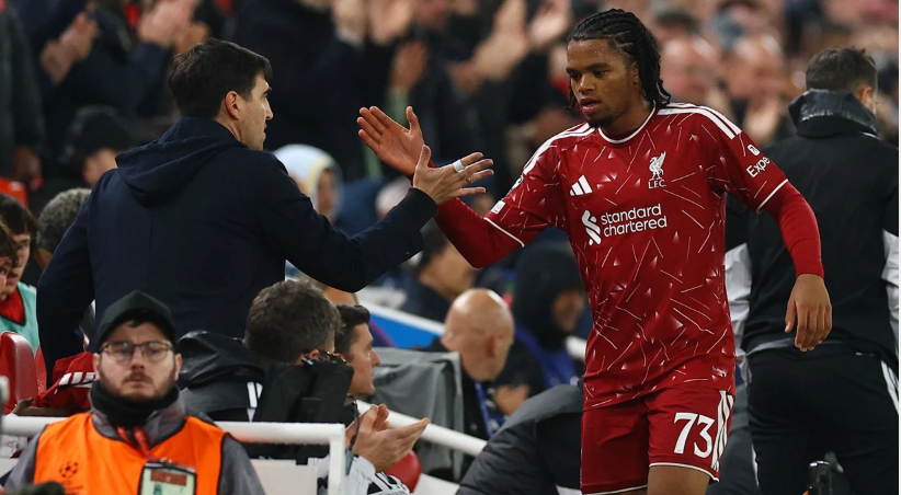 18 yaşlı futbolçu “Liverpul”un tarixinə düşdü