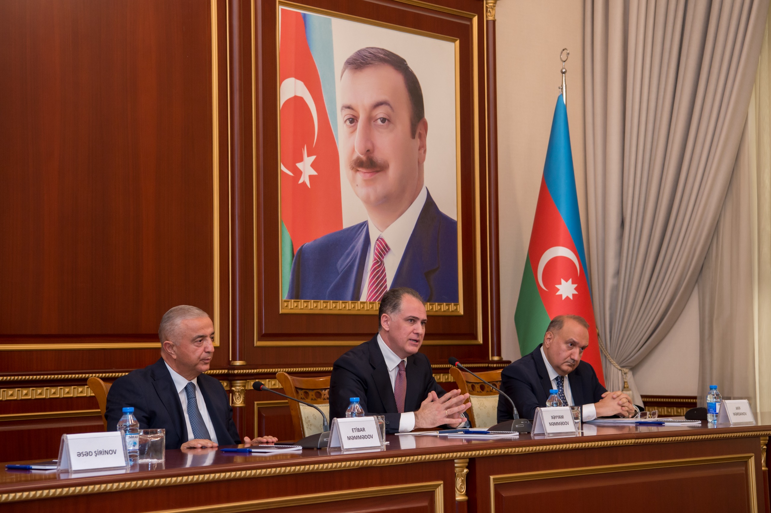Arif Mərdanov kollektivə təqdim olundu