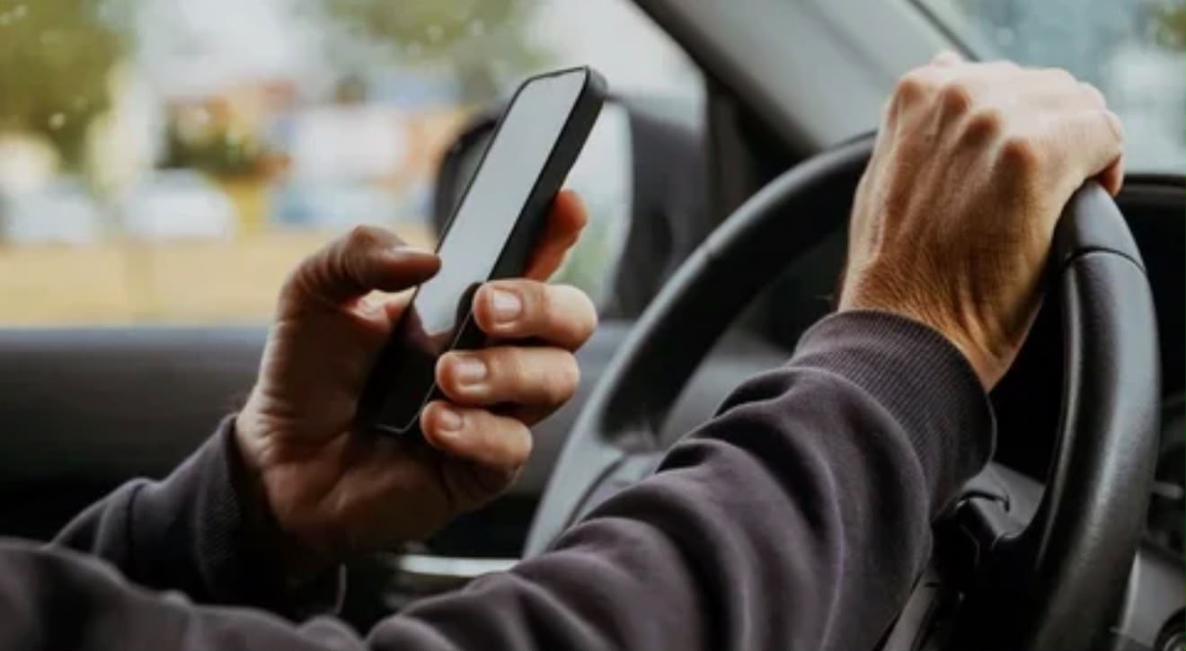 Cərimə, bal, həbs… - Dünya təcrübəsində telefon tutan sürücülərin cəzaları…