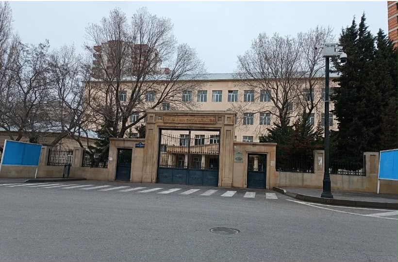 Məktəbdə yıxılaraq həyatını itirən şagirdin anası da faciəli şəkildə ölübmüş