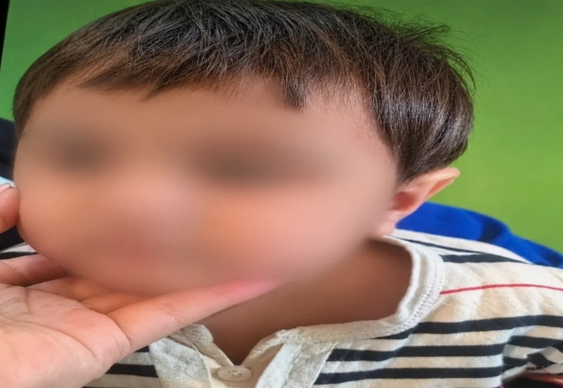 Dayəsi tərəfindən döyülərək öldürüldüyü iddia olunan körpənin görüntüsü - Video