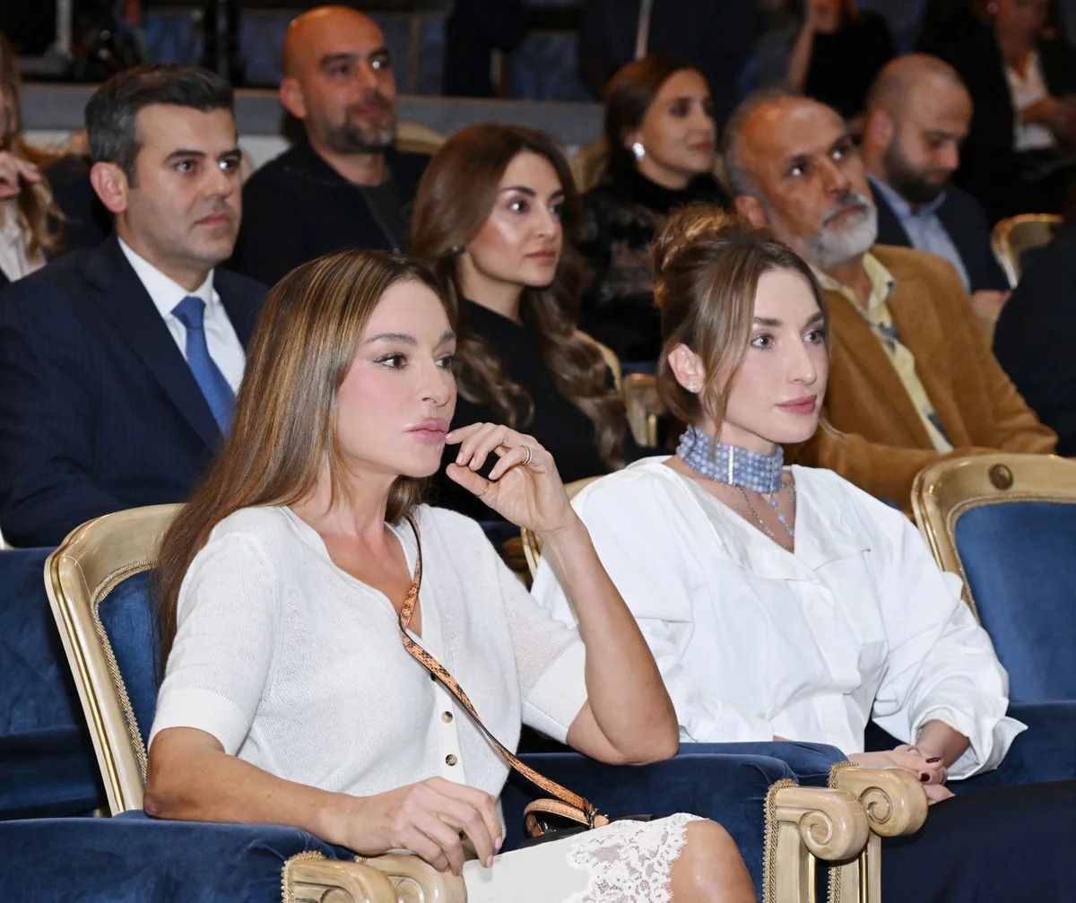 Mehriban Əliyeva "Qağayı" tamaşasının təqdimatında iştirak edib - FOTOLAR