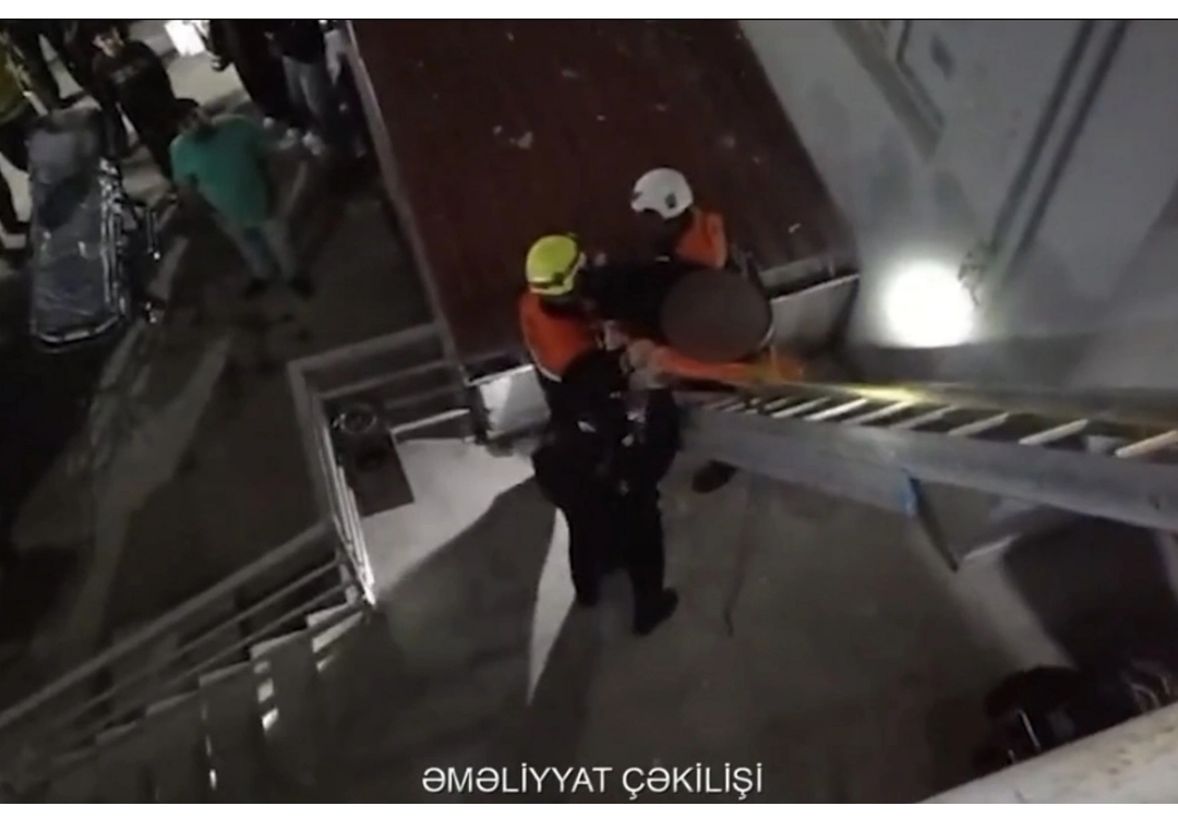 Masazırda binada yıxılaraq köməksiz qalan şəxs xilas olunub